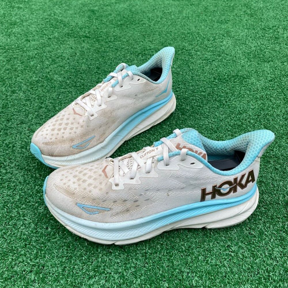 HOKA ONE ONE CLIFTON 9 - Women’s Running Shoes - SIZE 7.5B